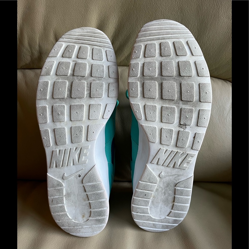 Nike Men’s Roshe Shoes - Picture 4 of 4